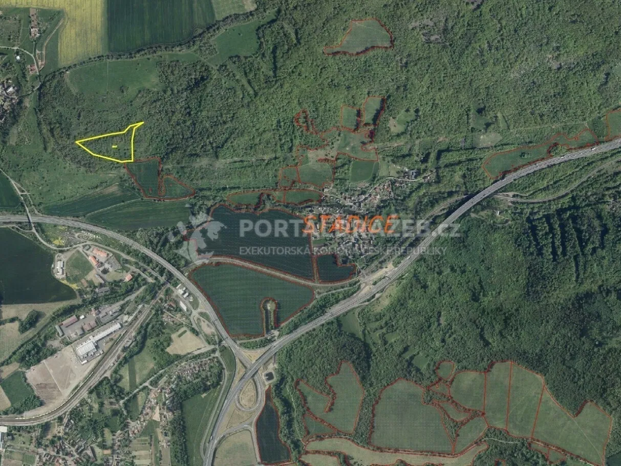 Pozemek o velikosti 22441m2, Stadice