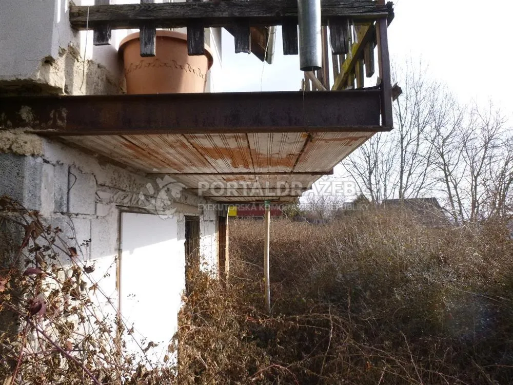 Opakovaná dražba spoluvlastnického podílu ve výši 1/2 na rekreační zahradní chatce se zahradou, Velká Chuchle