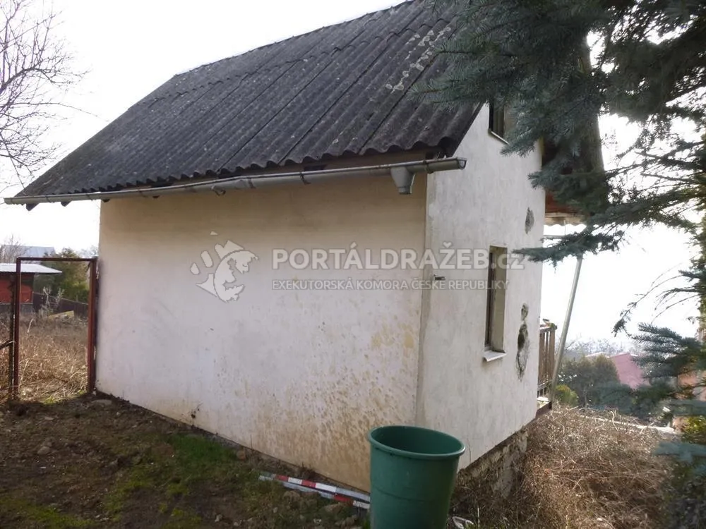 Opakovaná dražba spoluvlastnického podílu ve výši 1/2 na rekreační zahradní chatce se zahradou, Velká Chuchle