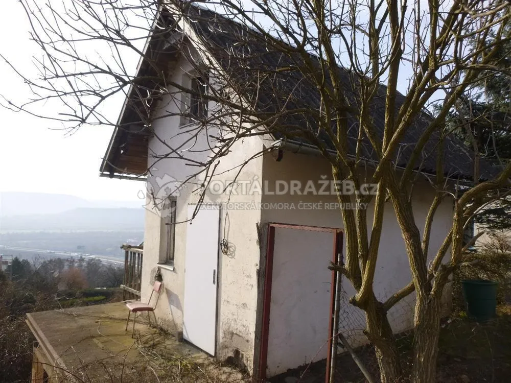 Opakovaná dražba spoluvlastnického podílu ve výši 1/2 na rekreační zahradní chatce se zahradou, Velká Chuchle