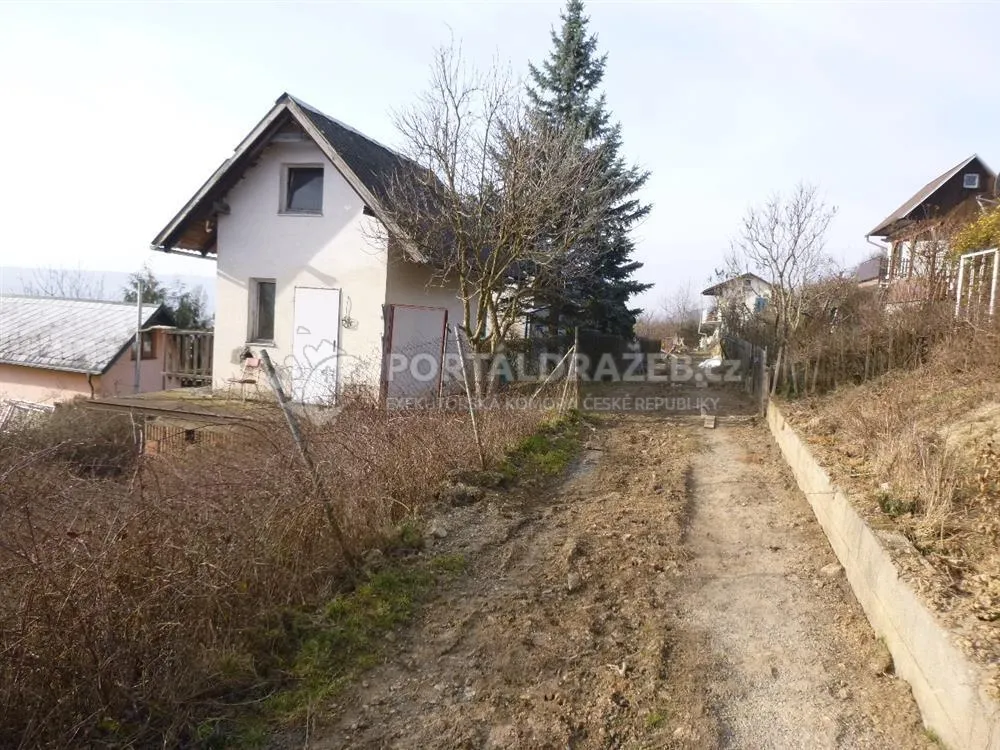 Opakovaná dražba spoluvlastnického podílu ve výši 1/2 na rekreační zahradní chatce se zahradou, Velká Chuchle