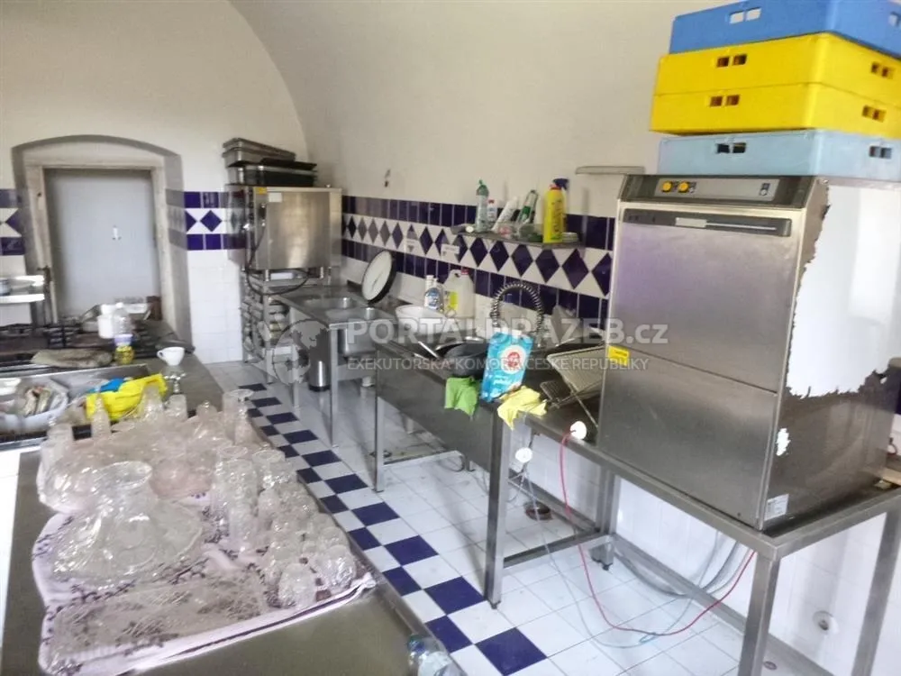 Dražba Ekologické farmy zámek Skřivaň v obci Pavlíkov, okres Rakovník