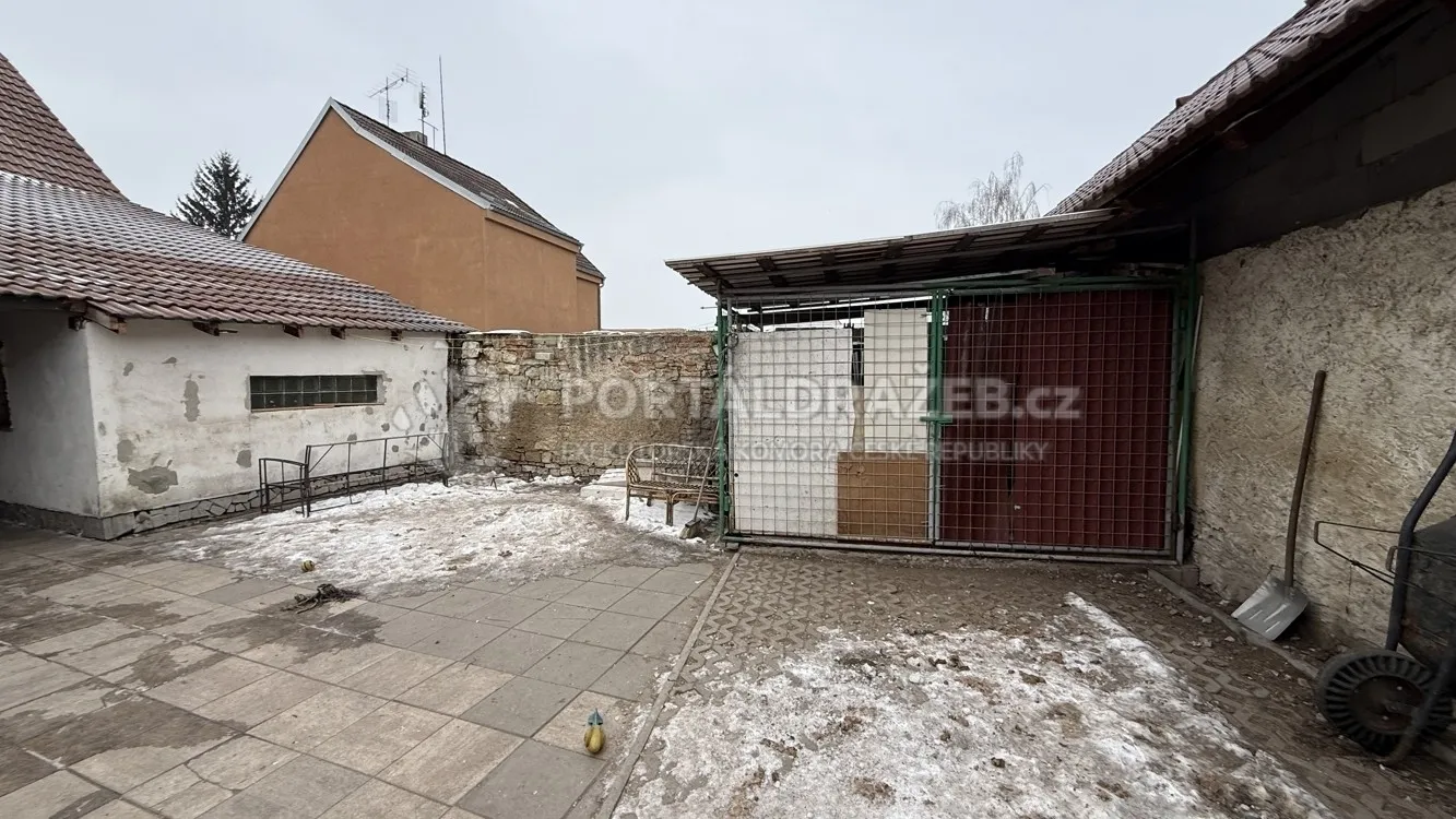 Rodinný dům s pozemky v obci Jimlín, Louny