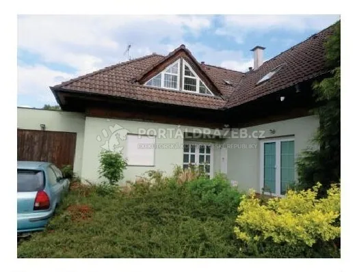 rodinný dům s pozemky a příslušenstvím v obci Kunovice, okres Uherské Hradiště