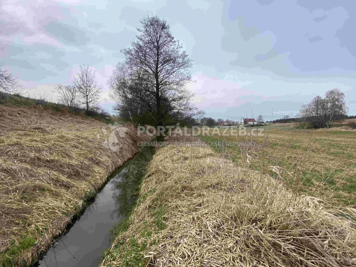 Pozemek o velikosti 670m2, Urbaneč